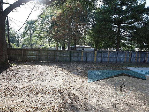 2nd image of 717-721 Ellis Ave #717