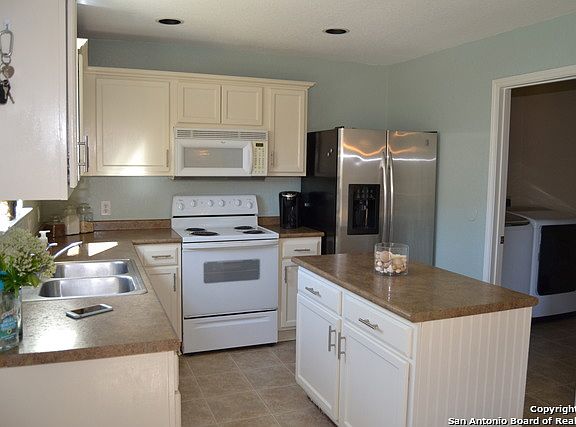 4th image of 2634 White Wing Way