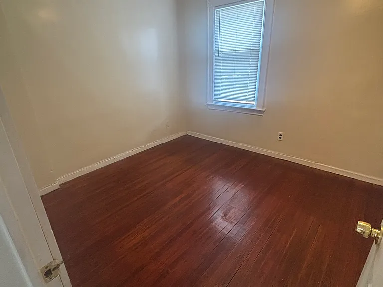 141A New Hyde Park Rd #141A — Photo 3