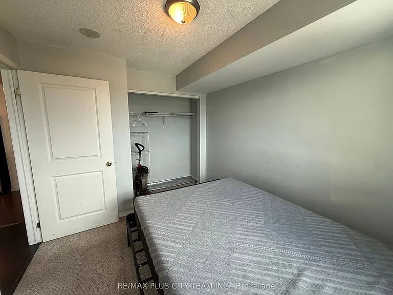 9 George St N #2114 — Photo 10