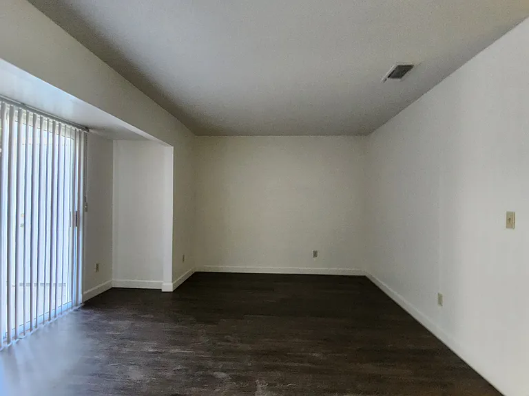 1115 N Lincoln St #B — Photo 10
