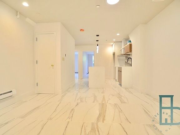 3rd image of 24 Suydam Pl APT 1A