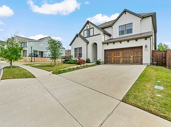 3rd image of 2201 Sandlin Dr