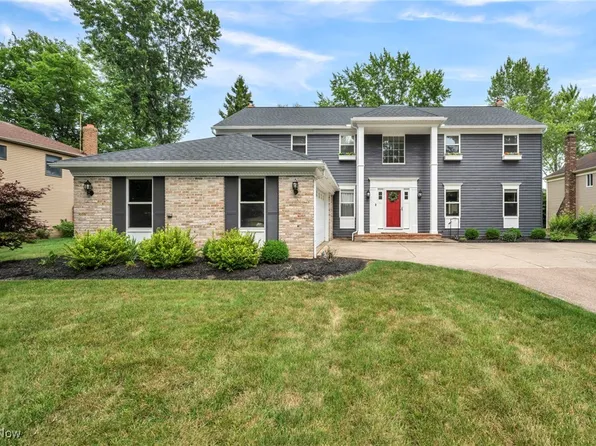 2819 Southwood Dr, Westlake, OH 44145