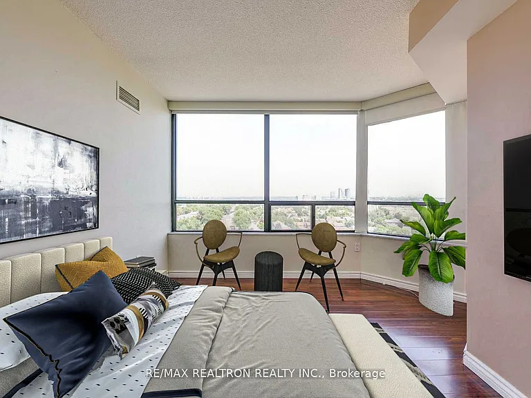 7460 Bathurst St #1609 — Photo 6