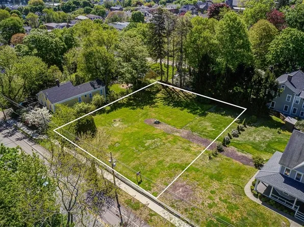 72 Division St, East Greenwich, RI 02818