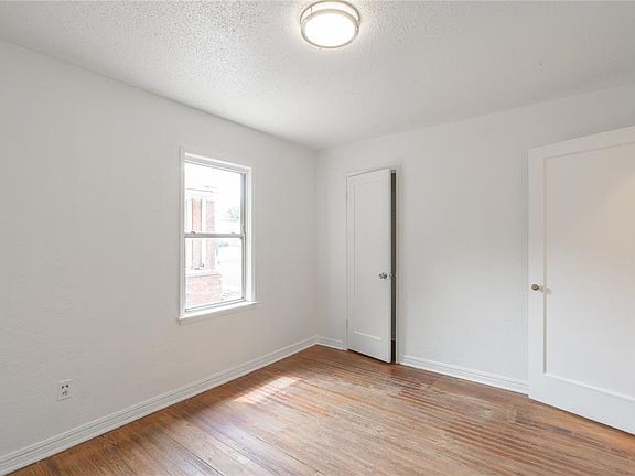 5th image of 536 E Indian Dr