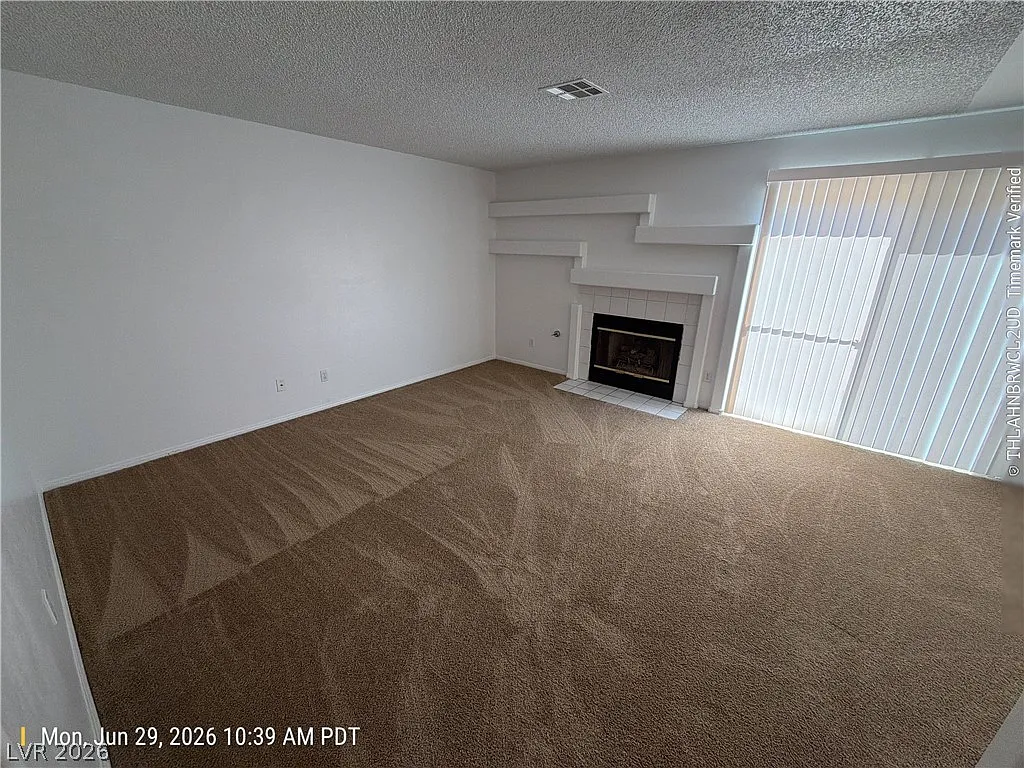 3 bed, 2.5 bath, 1816 sqft, $2,001 — Photo 4