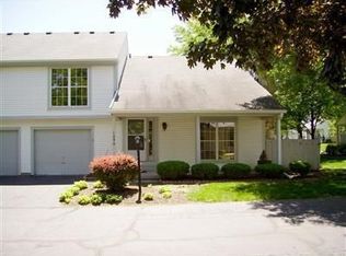 1090 Foxshire Pl, Dayton, OH 45458