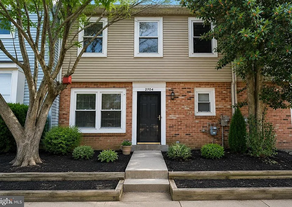 2704 Elberta Ln