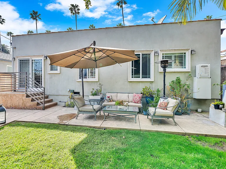 326 N Doheny Dr — Photo 7