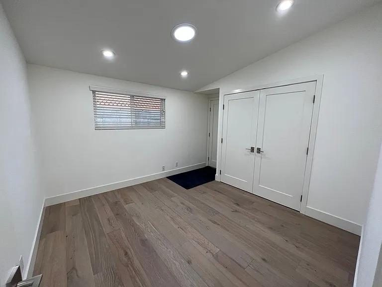 1164 Shelburn Ln — Photo 10