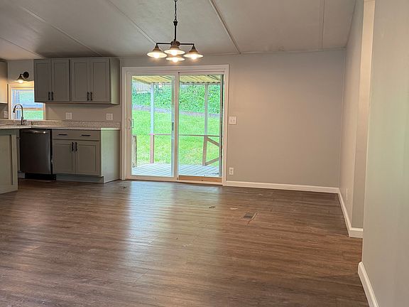 3rd image of 419 Stieren Ln