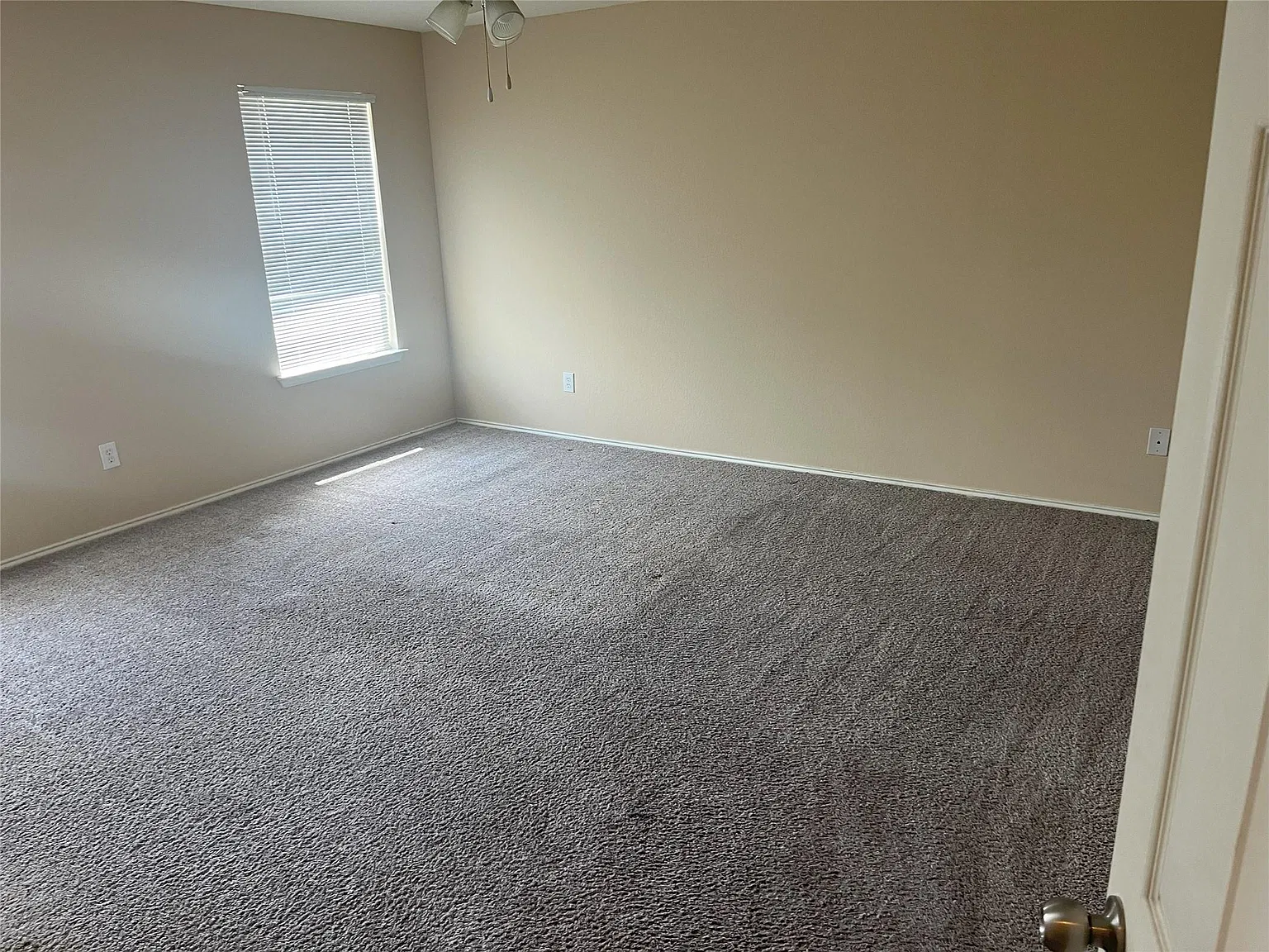 3 bed, 2.0 bath, 1676 sqft, $1,850 — Photo 4