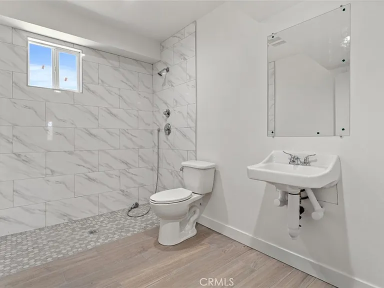 703 W 80th St — Photo 39
