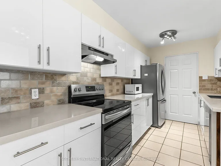 45 Carlton St #403 — Photo 10