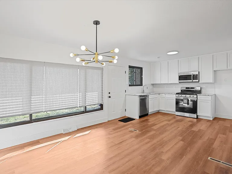 Edgefield Dr — Photo 5