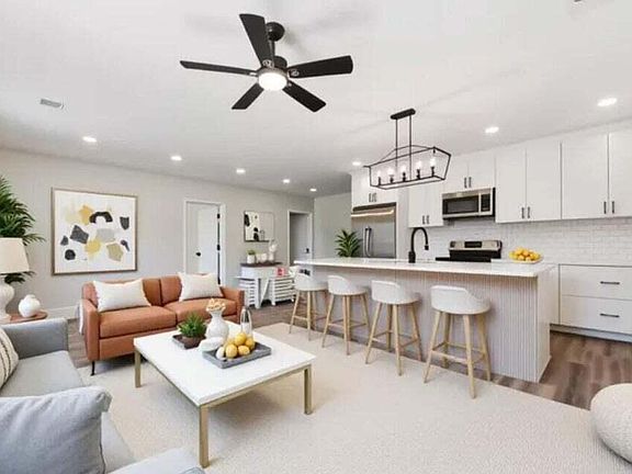 2nd image of 2136 Commander Rd