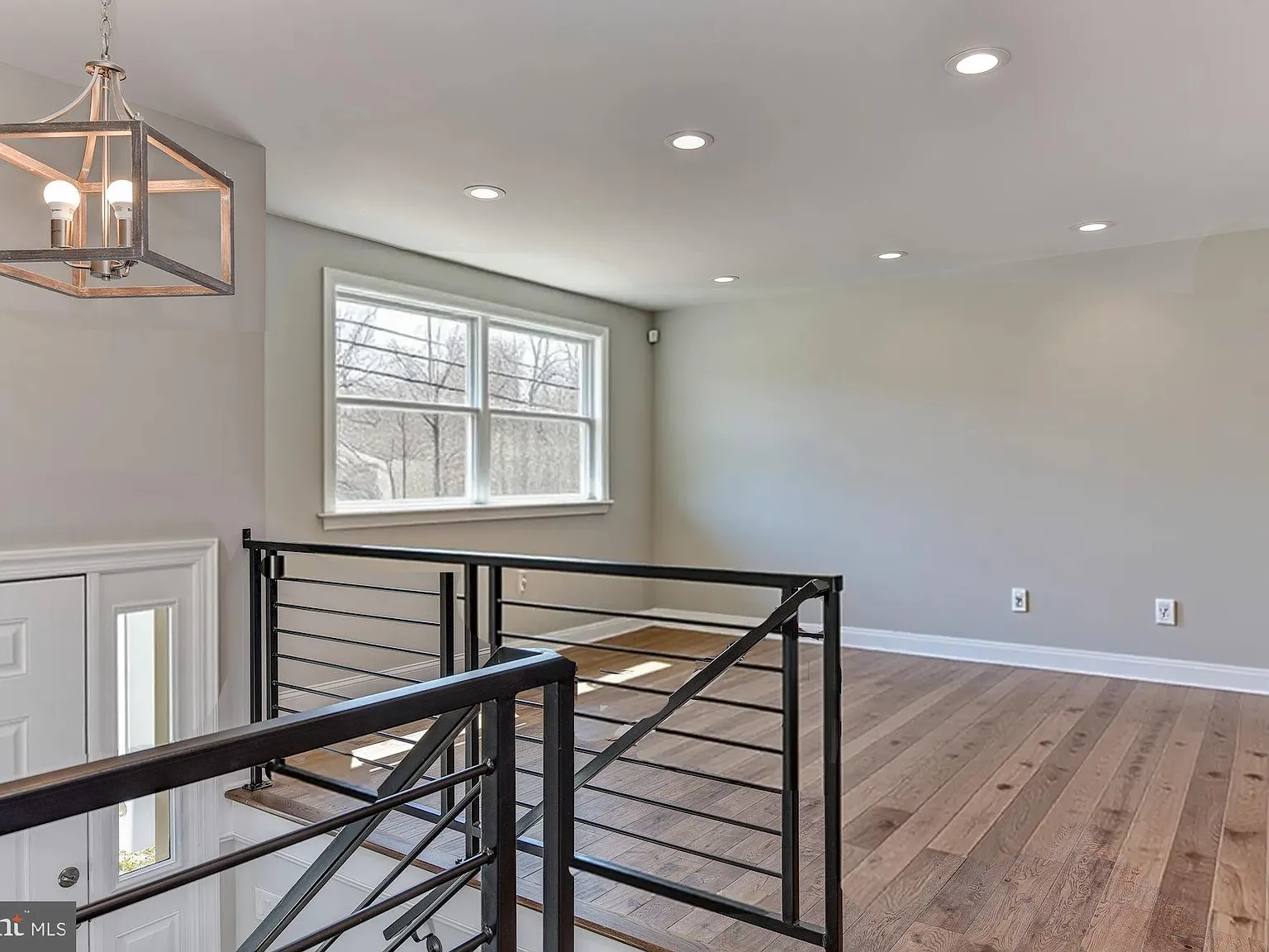 4 bed, 2160 sqft, $4,000 — Photo 3