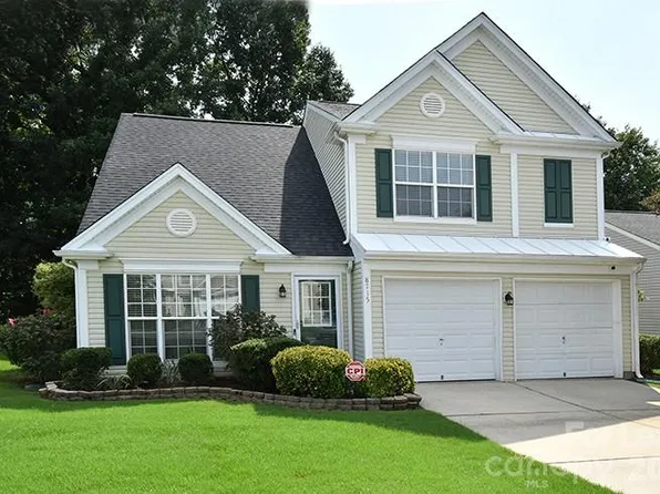 8715 Challenger Dr, Charlotte, NC 28213