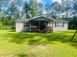 30 Rivers Ln, Carriere, MS 39426