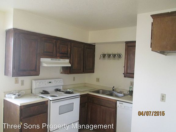3rd image of 540 Palomas Dr SE APT A