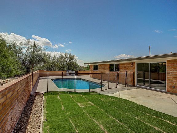 5th image of 5500 N Bonita Pl