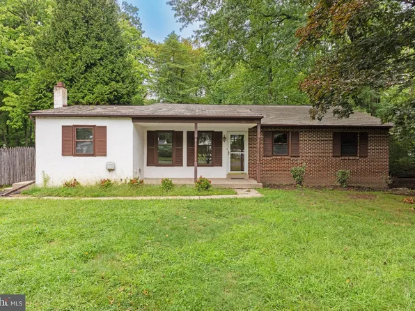 80 Hidden Woods Ln, Warminster, PA 18974