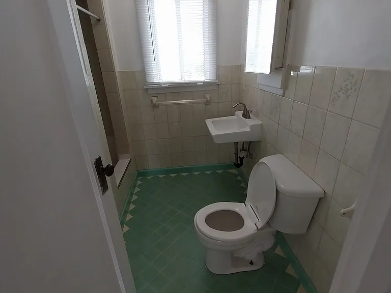902 3rd St #21/22 — Photo 7