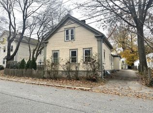 126 W School St, North Smithfield, RI 02895