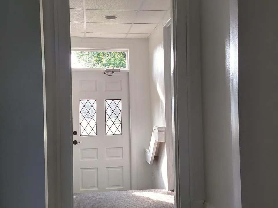 Foyer (New Door Handle, Deadlock, Paint)