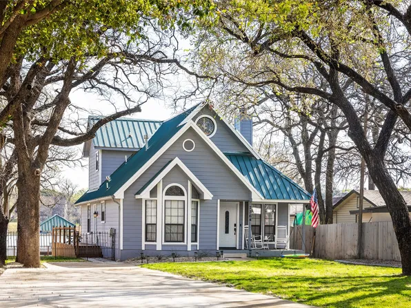 7364 Love Cir, Fort Worth, TX 76135