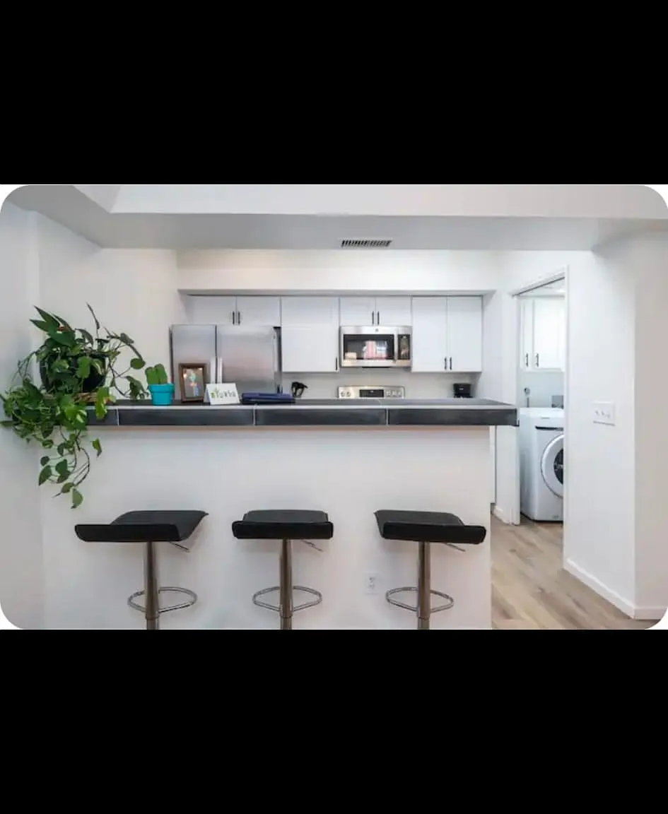 2 bed, 979 sqft, $2,195 — Photo 2