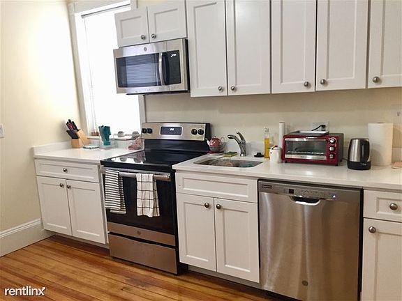 2nd image of 19 Strathmore Rd #281