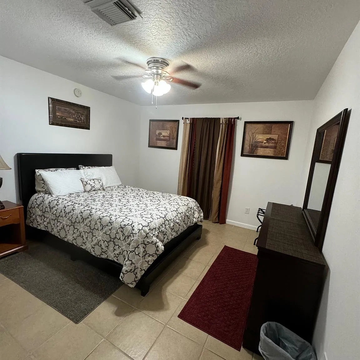 2 bed, 1.0 bath, 1882 sqft, $1,500 — Photo 4