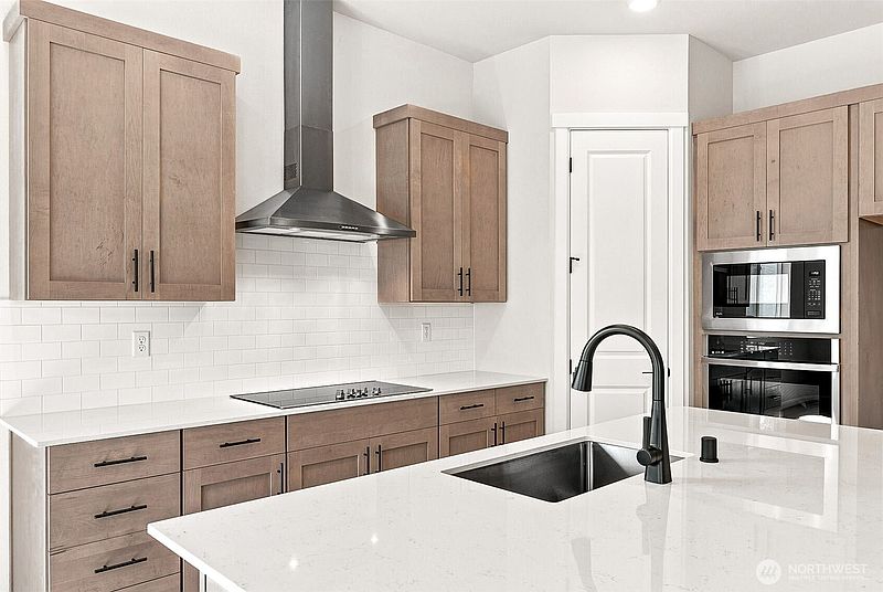 5th image of 324 N 55th Street #32