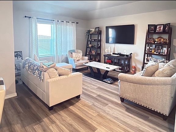 5th image of 16460 Rosella Ln