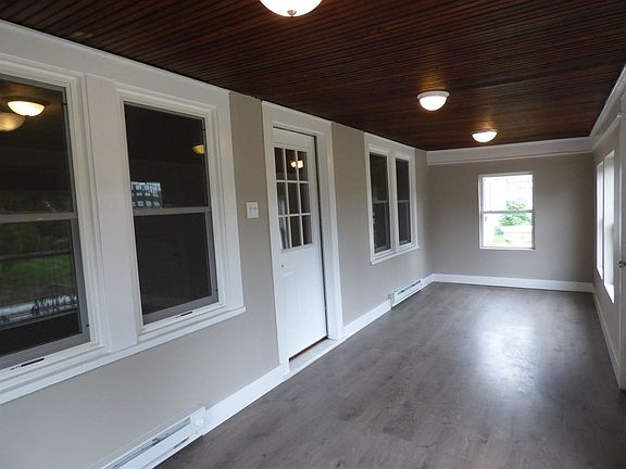 3rd image of 410 E Fairview Ave