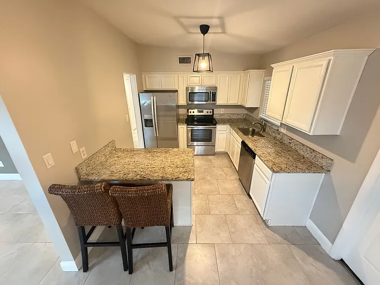 3612 Surrey Dr — Photo 8