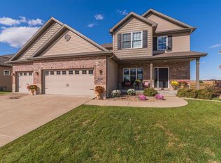 5112 Longfield Rd, Bloomington, IL 61705