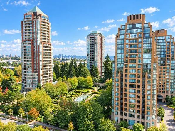 6823 Station Hill Dr #1701, Burnaby, BC V3N 0A9