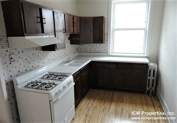 1st image of 4951 N Oakley Ave #22511