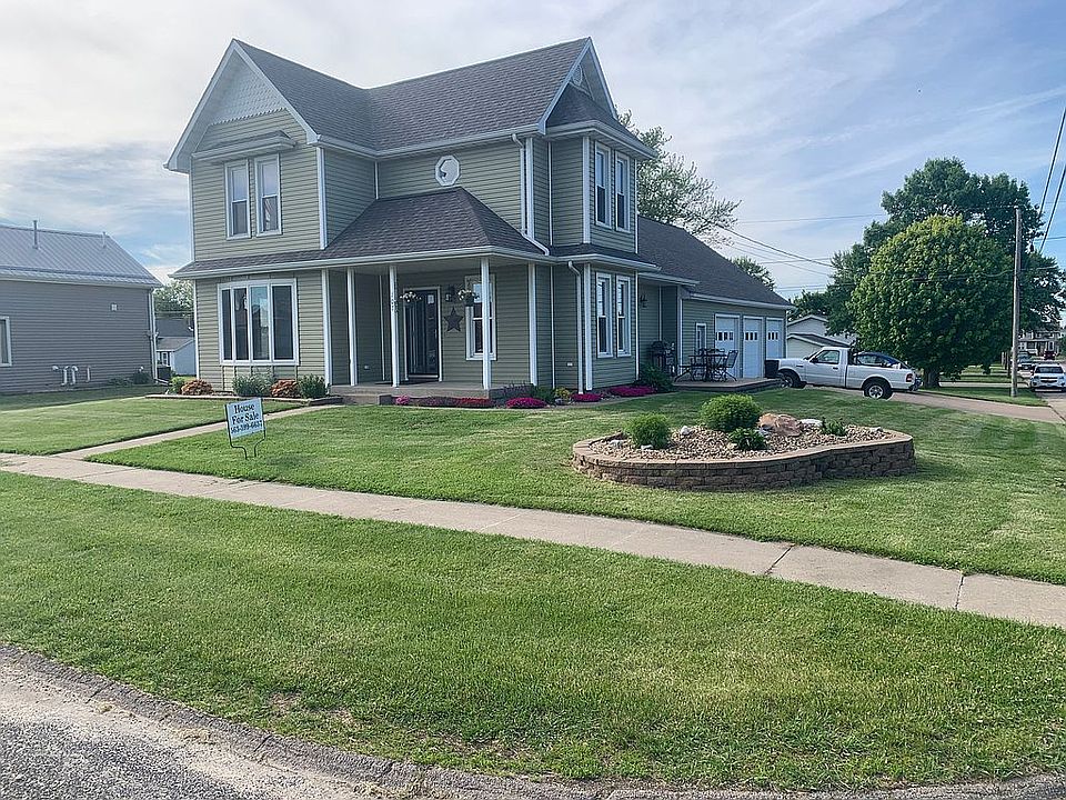 1st image of 107 5th Ave NE