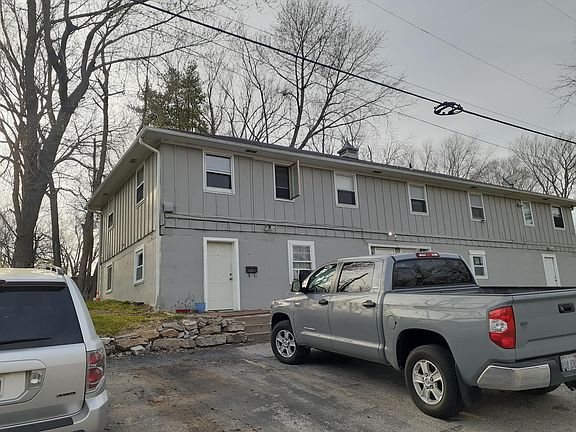 3rd image of 706 N Willow Ave