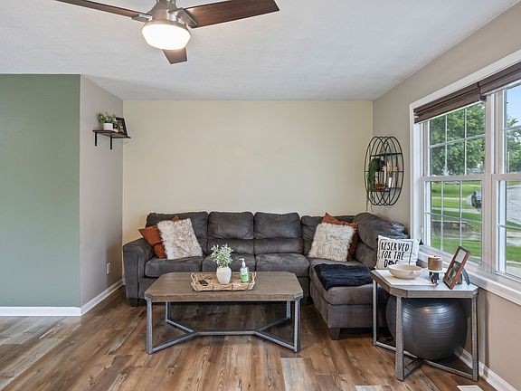 5th image of 313 Thunderbird Dr