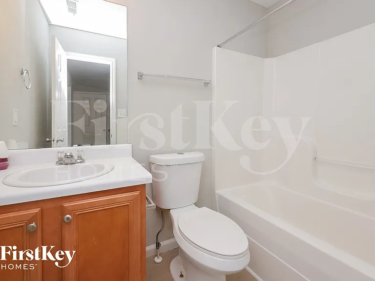 562 Maggie Ln — Photo 11