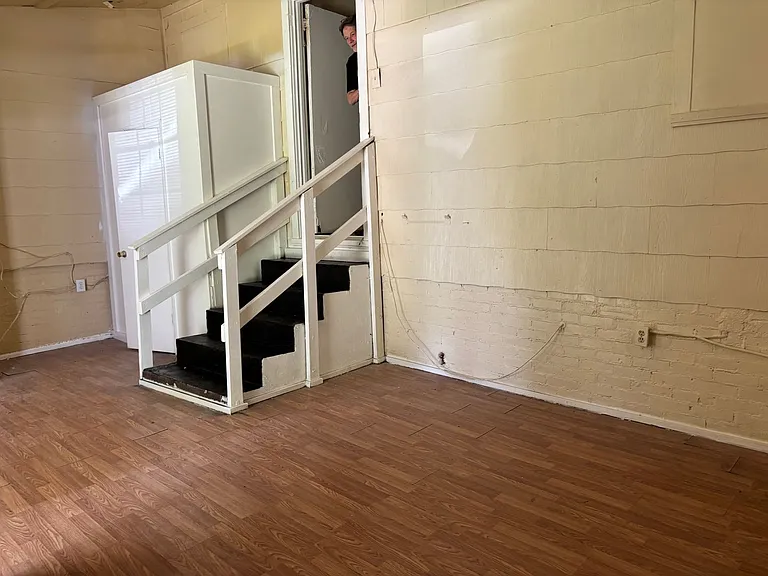 177 W Santa Clair St — Photo 2