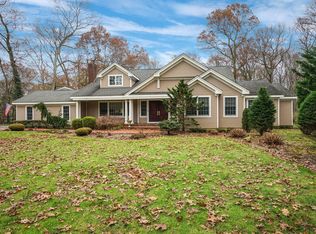 2140 Ironwood Rd, Syosset, NY 11791