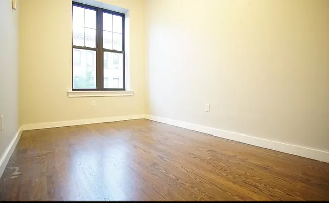 Rented by Greenrock Management | media 32