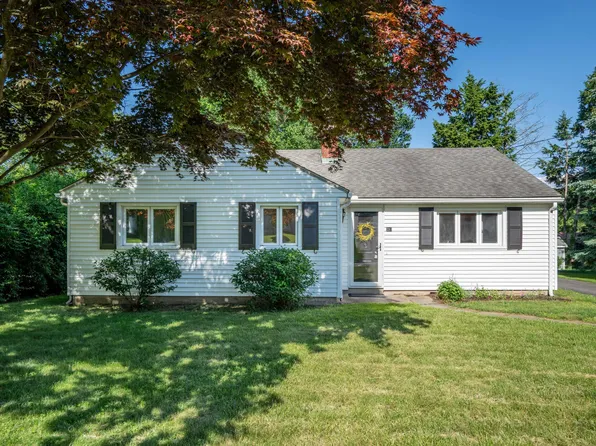 28 Race Brook Road, West Hartford, CT 06107